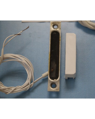 Извещатель охранный точечный мангито-контактный Магнито-Контакт Д9-00-2000 в Петропавловске-Камчатском Извещатели охранные Pintop.ru