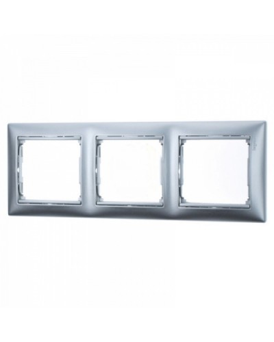 Рамка 3п Valena Legrand 770153 в Петропавловске-Камчатском Аксессуары для кабель-канала Pintop.ru